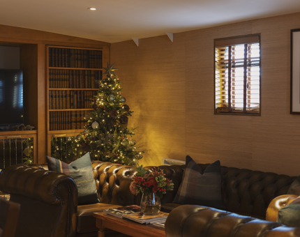 In the Skerryvore Suite aboard Fingal Hotel, a Christmas tree has been erected in the lounge area. 
