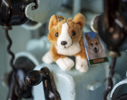 A small corgi keyring. 